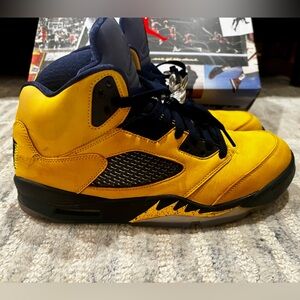 Air Jordan Michigan 5 Retro Sneakers